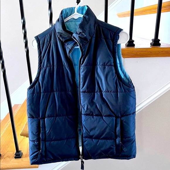 Abercrombie & Fitch puffer vest jacket. Size Large - Picture 4 of 4